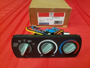 New GENUINE GM Chevy C2500 C3500 K2500 K3500 A/C Control Unit ACDelco 16181175 - Picture 1 of 4