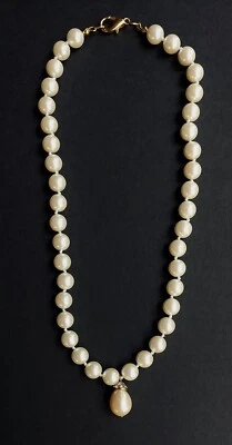 TEAR DROP RHINESTONE PEARL & FAUX PEARL GOLD-TONE NECKLACE 16" +.75" Pendant - Image 1 of 3