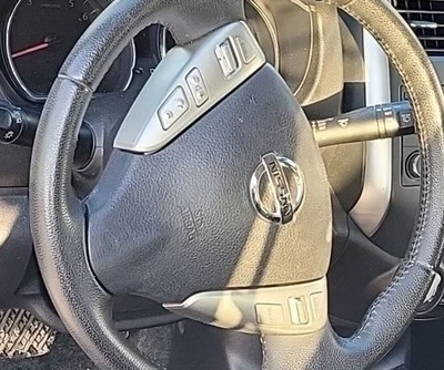 Bolsa de aire para rueda del conductor Nissan Versa 2014 OEM LKQ Foto 1 de 3