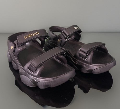 Nike Jordan Deja Retro 13 sandali WMNS taglia 11 UOMO 9 nero oro scarpe FN5036 001