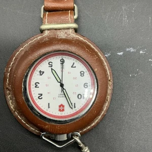 SWISS ARMY POCKET Reiseuhr mit Leder Gürteltasche Aufhänger braucht Batterie - Bild 1 von 6