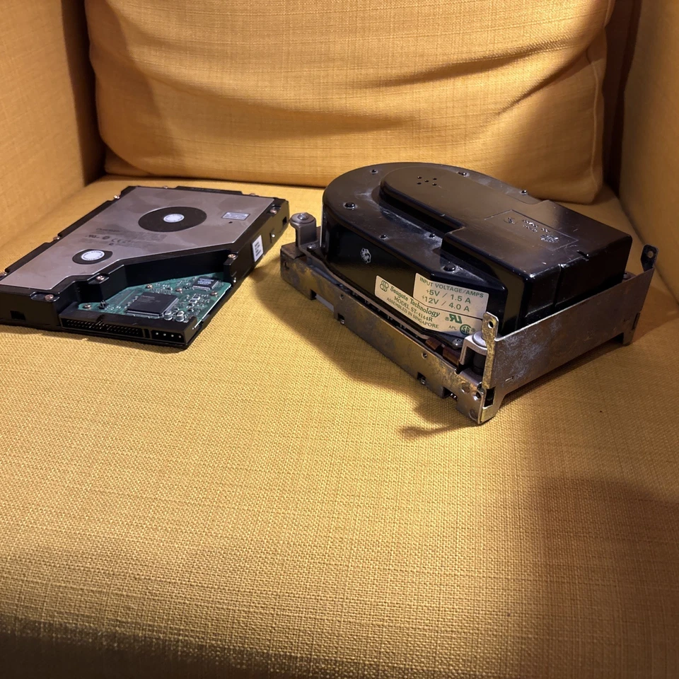 2x Computer Festplatte  ST-4144R ,6,4 GB 5.25" Quantum Bigfoot TS Retro Vintage - Bild 1 von 4