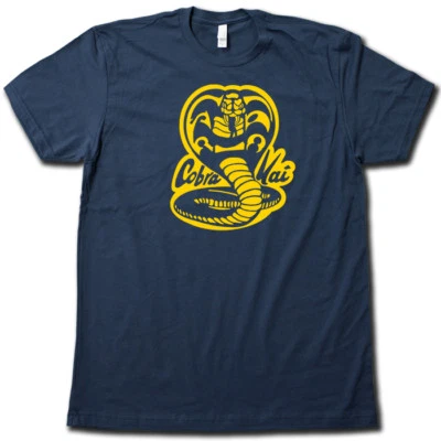Camiseta RETRO "COBRA KAI" Karate Niño Años 80. ¡Camiseta de película gráfica de algodón súper suave! Foto 1 de 3