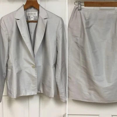 Nuevo con etiquetas JONES NEW YORK talla 6+8 Traje Chaqueta y Falda 100% Seda Gris Plateado Foto 1 de 4