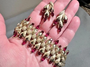 Vintage Coro Pegasus Armband & Ohrringe Set Rubin Rot Strass Egyptian Revival - Bild 1 von 15