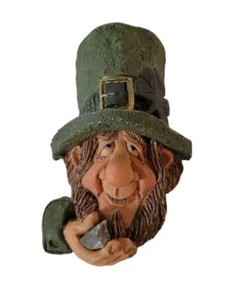 Prendedor de Colección Roman Inc Finnians Guardián de la Piedra de Blarney 1994 - Imagen 1 de 7