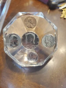 1976 Featured Coins Embed in large Diamond Shaped Acrylic Lucite Paperweight - Picture 1 of 5