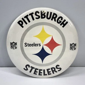 Spilla spilla logo NFL Pittsburgh Steelers pulsante con supporto scrivania 6” vintage anni 70 - Foto 1 di 6