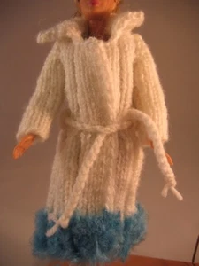 Vestiti per bambola lavorati a mano cappotto bianco con finiture sfocate adatti a 11,5" come Barbie - Foto 1 di 2