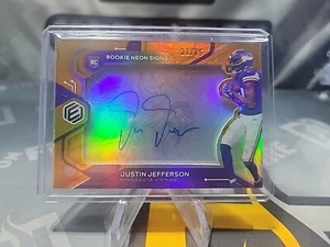 2020 Panini Elements #RNS-JE Justin Jefferson Neon Signs Rookie Auto /75 - Bild 1 von 3