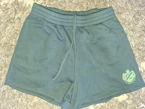 VS pink Relaxed Sweat shorts new size Small Green Logo/graphics - Picture 1 of 2