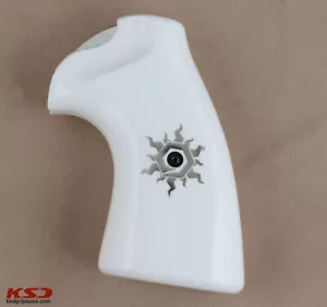 Impugnature acriliche bianche compatibili con KSD Brand Colt Python (pre 2020) - Foto 1 di 1