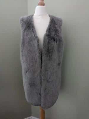 New Look Grey Faux Fur Edge to Edge Gilet Size UK Size 8 - Image 1 of 4