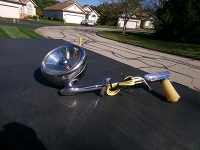 1941 1942 1946 1947 1948 Chevrolet GM Guide Spotlight S-16 BOM - Imagem 1 de 4