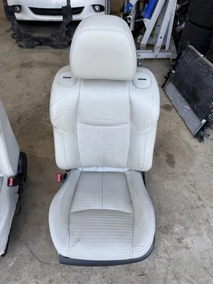 M37 英菲尼迪 11 - 13 轿车左前驾驶员侧座组件原始设备制造商 — 第 1/4 张图片