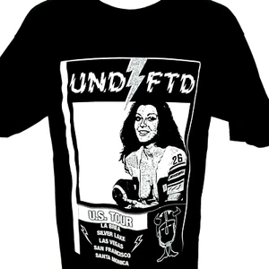 Camiseta gráfica de fútbol marca UUNDEFEATED negra blanca sexy niña para hombre L ¡VEUC! * - Imagen 1 de 9