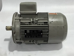 Motor NEMA SIEMENS 1LE21211CB114GA3,1800 rpm,208-230/460V,4A - Imagen 1 de 5