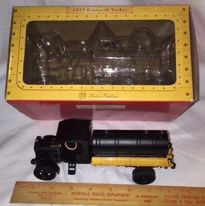 1923 Die-Cast Kenworth Black Tanker - Picture 1 of 2