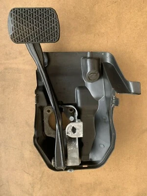 Conjunto de pedal de freno Mercedes Benz W211 E320 E500 2003-2006 A2112900719 OEM Foto 1 de 4