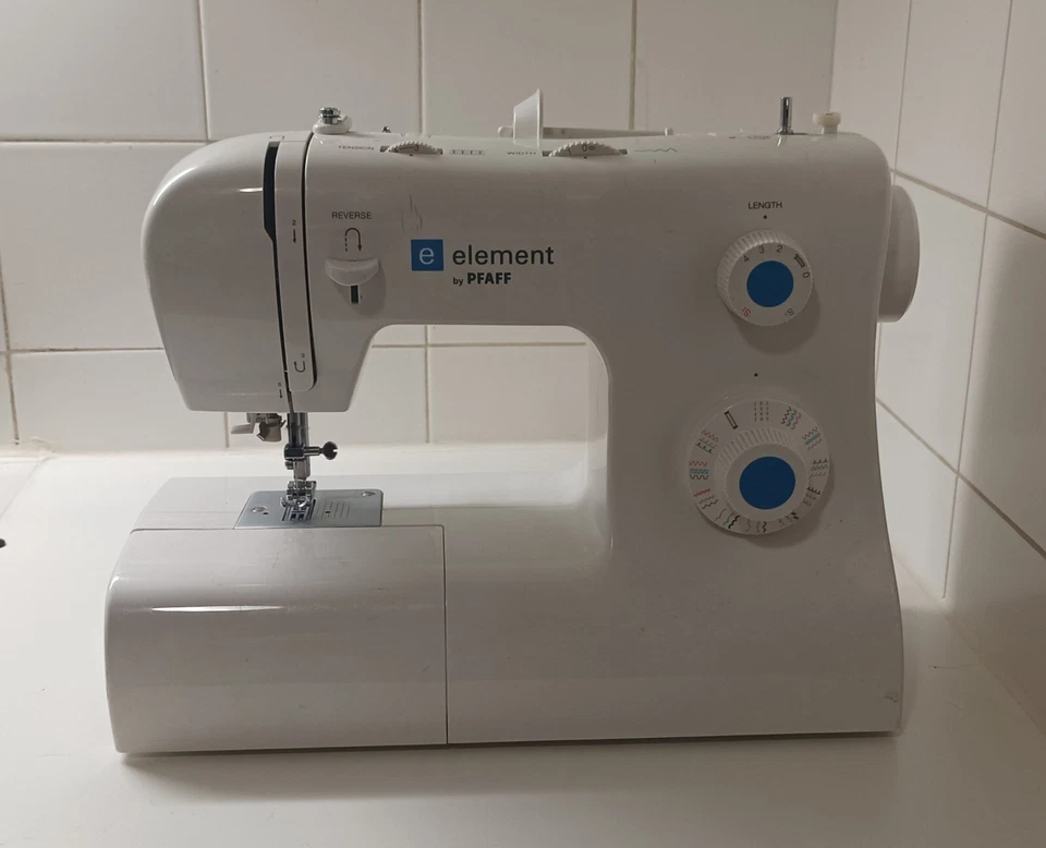 Machine à coudre pfaff 1070s en assez bon état - Photo 1/1