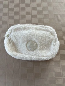 Victoria’s Secret PINK Sherpa Fanny Pack waist belt Bag NEW Cream Crossbody - Picture 1 of 5