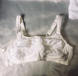 Comfort Choice Bra 40C ~ White ~ Adjustable Straps ~ Wireless ~ Full Coverage - Picture 1 of 5
