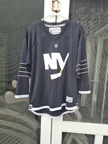 NEW YORK ISLANDERS Blank Black REEBOK NHL JERSEY YOUTH L/XL Ships Free Cover