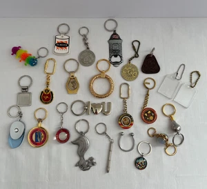 Konvolut Vintage bis jetzt verschiedene Schlüsselanhänger Materialmix - Bild 1 von 13