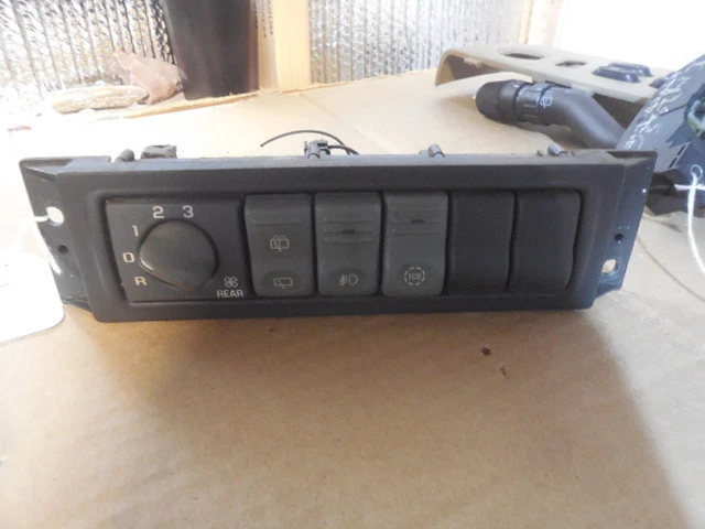 1997 -99 Olds Silhouette Rear Wiper Fog TCS Fan Control Unit 10243752 Oldsmobile - Image 1 of 4