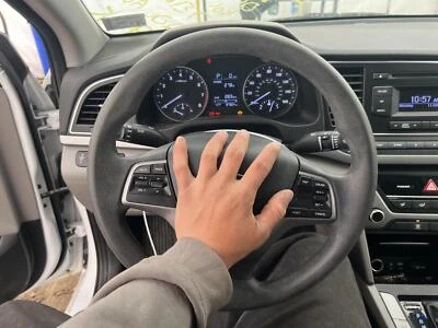 Volante usado se adapta a: Hyundai Elantra 2017 grado A Foto 1 de 4