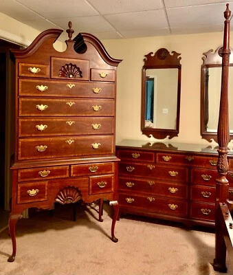 Banded Mahogany Bedroom Set, Sold Wood, Timeless, Rich design, Estate Quality - Image 1 of 4