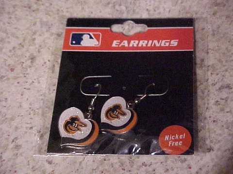 NEW OLD STORE STOCK UNOPENED BALTIMORE ORIOLES SPARKLE HEART EARRINGS NICKEL FRE Cover