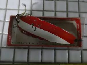 VINTAGE DAREDEVLE BOX AND DAREDEVLE LURE RED/WHITE 3-1/2" 1 OUNCE DECADES OLD - Picture 1 of 13