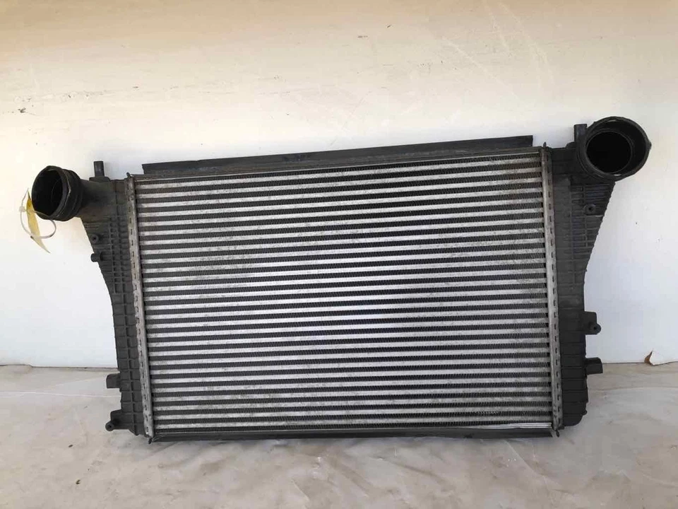 Intercooler Volkswagen EOS 2007-2016 convertible 2,0 L 4 cilindros OEM Foto 1 de 4