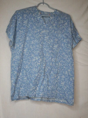 Uniforme Médico Blusa Médica Floral Azul Foto 1 de 4