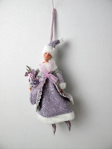 Lila Kleid Mädchen Weihnachten ORNAMENT Stoff 9" H - Bild 1 von 4