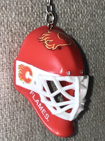 NHL Calgary Flames HOCKEY GOALTENDER HELMET KEYCHAIN New Old Stock Cover