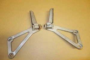 Honda ax1 ax-1 nx250 nx md21 dominator set of rear footrests pegs frame damaged - Picture 1 of 7