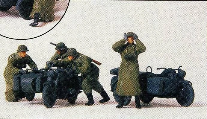 German Crew Pushing Motorcycle. Preiser 16580 Unassembled 1/87 Scale Kit - Image 1 of 1