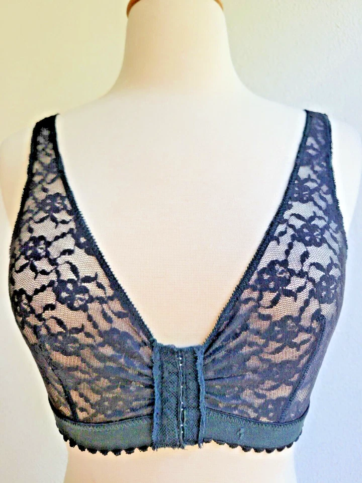 Women's Wireless Lace black Longline Bralette Bra Vintage size S - Image 1 of 4