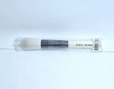 Pincel de maquiagem liquidificador facial Bobbi marrom para blush em pó bochecha - Tamanho completo  - Imagem 1 de 4