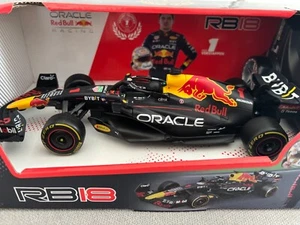 Modellino Red Bull RB18 MAISTO Tech 1/24 radiocomandata da collezione - Foto 1 di 9