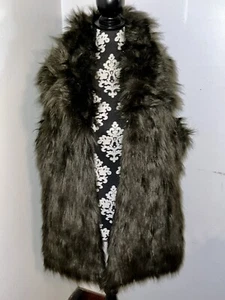 $149 ADRIENNE LANDAU OLIVE GREEN FUZZY FAUX FUR SLEEVELESS VEST SIZE XL - NWOt - Picture 1 of 6