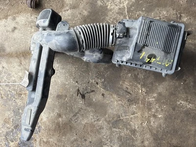 Conjunto de filtro de aire usado se adapta a: camioneta Chevrolet Silverado 1500 2011 6,0 grado A Foto 1 de 4