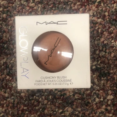 MAC Powder Cushony Blush Glow So Natural - Image 1 of 4