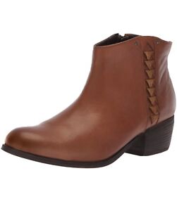 $140 Clarks Maypearl Fawn Dark Tan Leather Ankle Boots Women’s Size 9 New *Flaw*