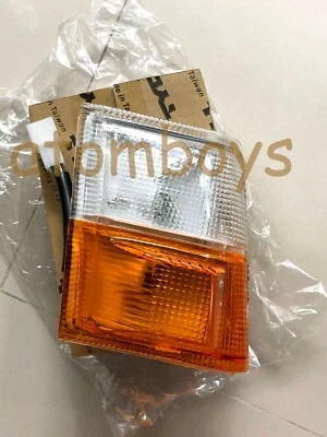 PARA TOYOTA CORONA RT132 ST132 TT132 ESQUINA DERECHA MARCADOR INTERMITENTE LUZ LÁMPARA Foto 1 de 4