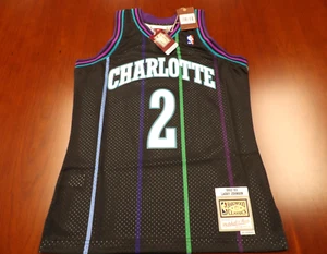MITCHELL & NESS NBA CHARLOTTE HORNETS LARRY JOHNSON BLACK SWINGMAN JERSEY M - Picture 1 of 6