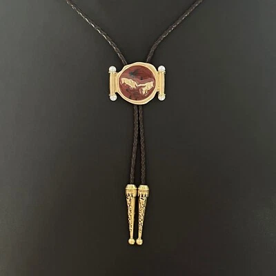 Collar de boda vintage de cuerda de cuero occidental con corbata bolo pintura mural Génesis Foto 1 de 4