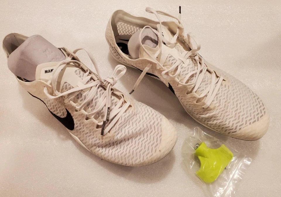 Nike Zoom Mamba 5 White Black Shoes AJ1697-001 Men’s 13 without Spikes - Image 1 of 4